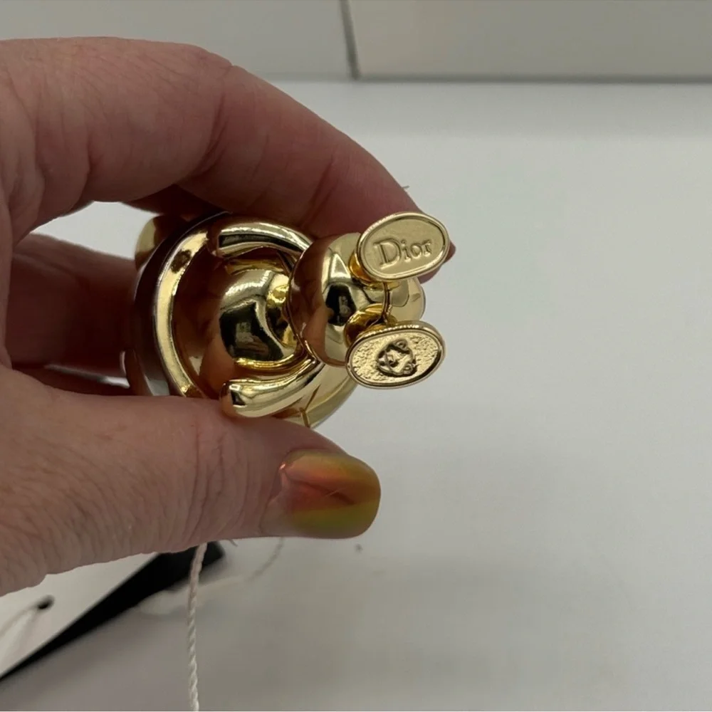 Christian Dior Inlex Bear Keychain Bag
Charm
NWT & Box! - Picture 4 of 13